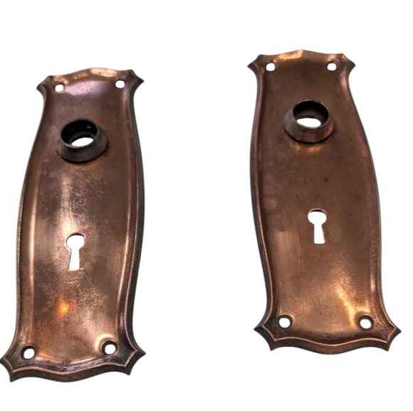 (2) Antique Victorian Copper Plated Keyhole Escutcheons, Door Backplates - Picture 3 of 13